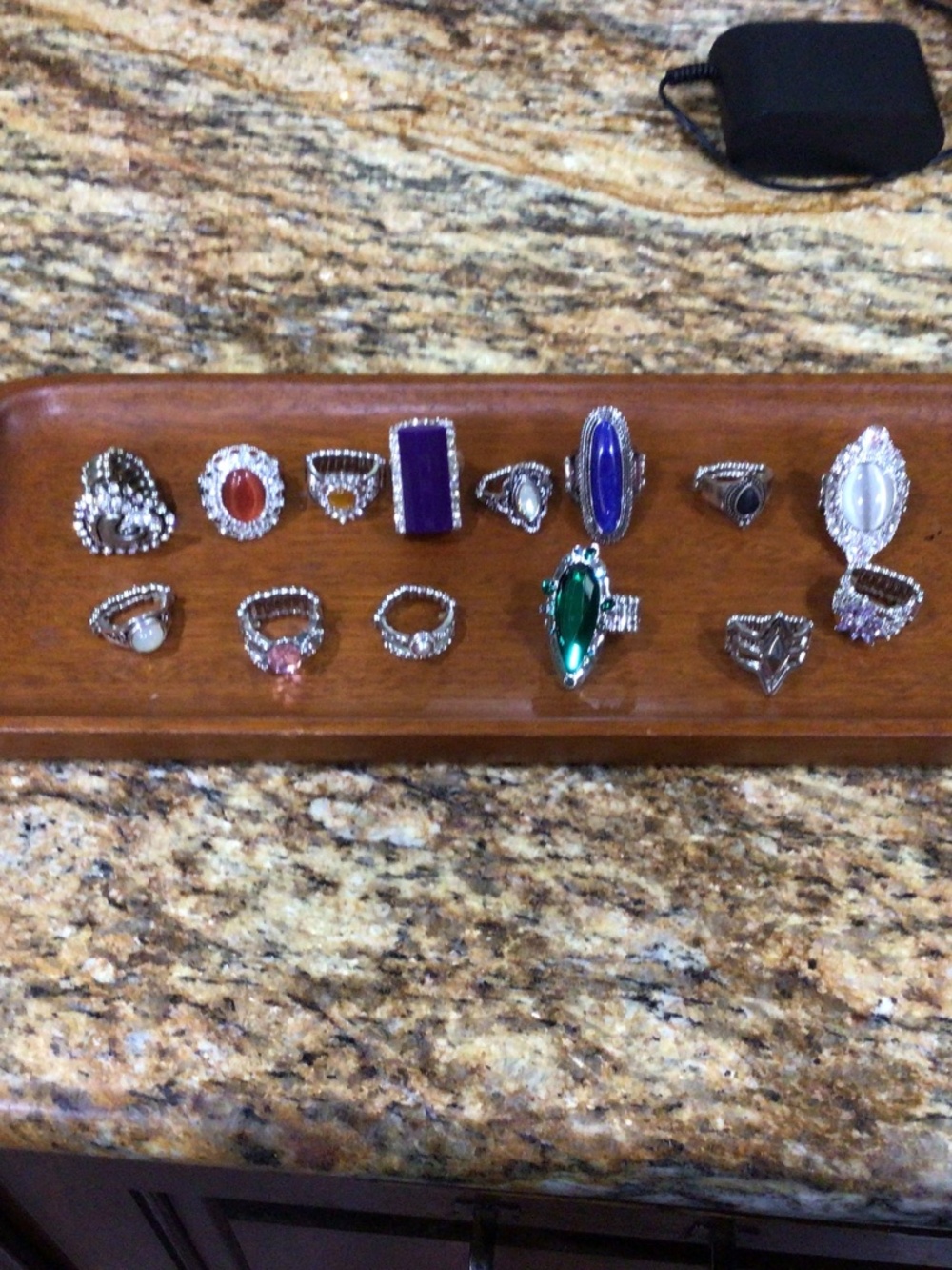Lot of 14 great looking stretchy band rings. All in excellent shape